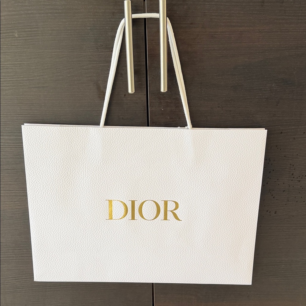 Dior Elegant White and Gold Paper shopping bag - Picture 3 of 5